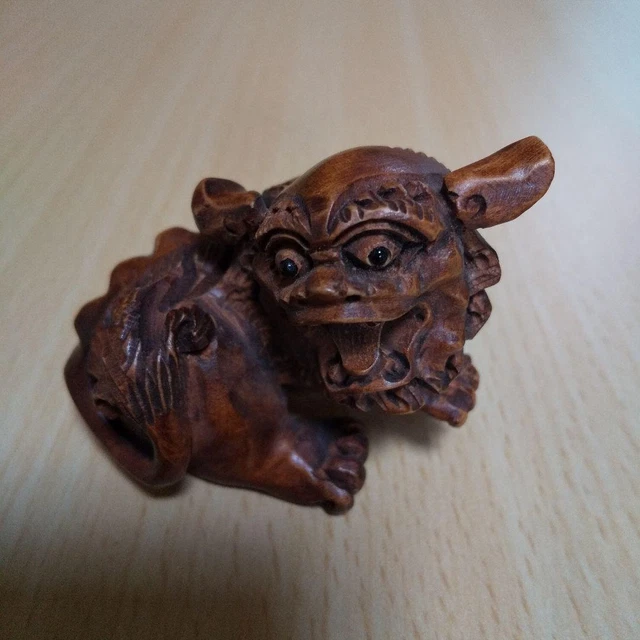 Netsuke lion antique wood carving Wood Japanese Clasp Traditional Carving