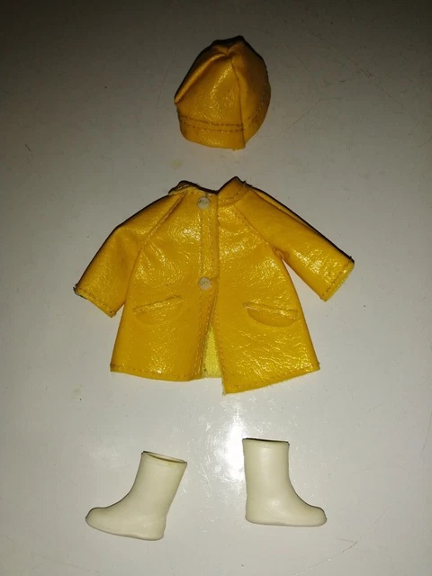 Pack Barbie Fashionistas 3 Tenues - Love & Rain - Poupée 2011 Mattel X2234