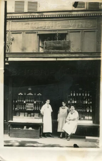 PARIS Carte PHoto en 1925 de l'Epicerie Vins rue Dupetit Thouars Les employés