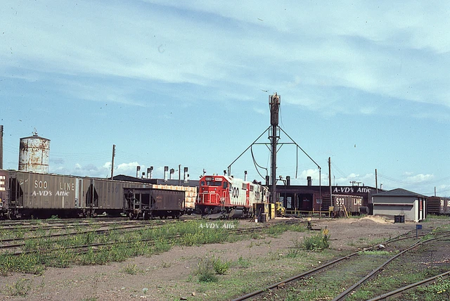 Orig slide SOO Line EMD GP38-2 4430 Supior WI yard view 1981