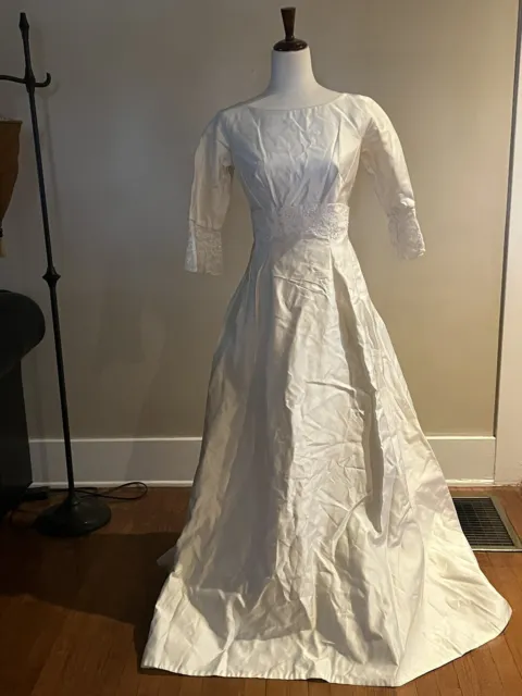 Vintage Alfred Angelo Edythe Vincent 1940-1950’s Taffeta And Lace Wedding Dress