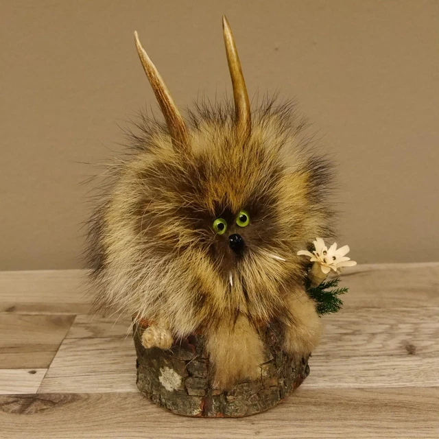 Wolpertinger Preparado Taxidermy Mini Con Edelweiss Y Verce Claro Ojos 86.1.3.45 2