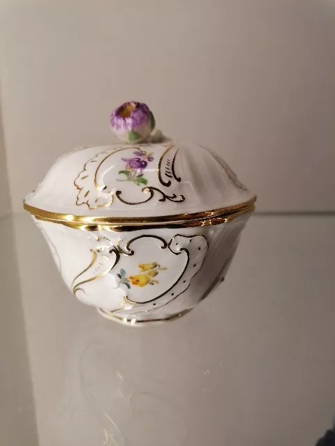 Meissen Meissner Porzellan Deckeldose Dose Blumen Zuckerdose Gold Streublümchen 2