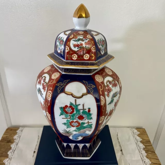 VINTAGE Authentic GOLD IMARI HAND PAINTED LARGE Temple JAR WITH LID with labels