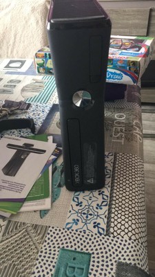 Microsoft Xbox 360 250Go Paquet de Console et Manette sans Fil - Noire