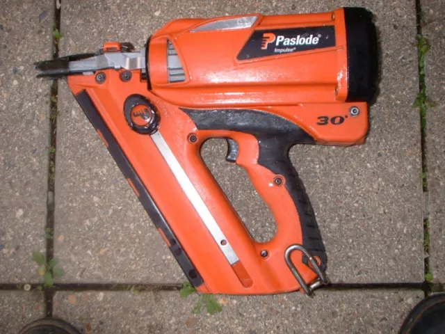 PASLODE IM350+ LITHIUM 1ST FIX NAIL GUN - gun only