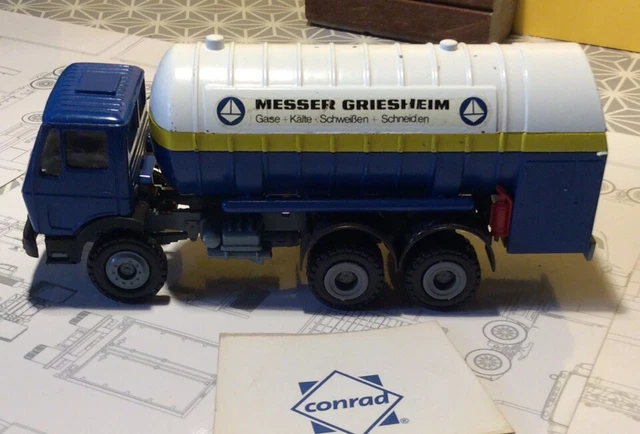 Ancien camion Mercedes, bouteille de gaz / Messer Griesheim, Conrad, 1/50 - Vendu