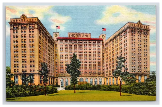 Postcard: IL Hotel Shoreland, Lake Michigan, Chicago, Illinois - Unposted
