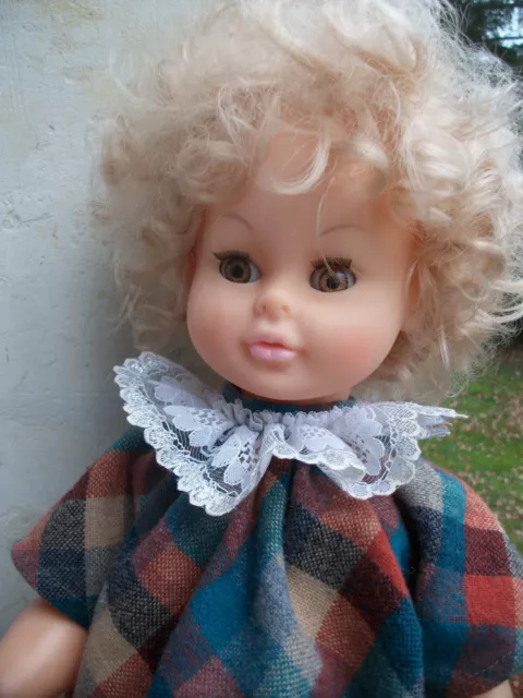 Belle poupée ancienne Michela de CABAR vêtements et chaussures d'origine 50 cm