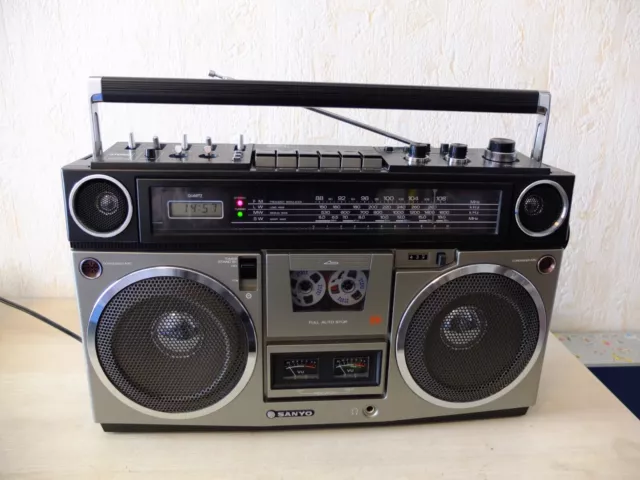 Boombox Ghettoblaster  Sanyo M 9990LU   / worldwide shipping