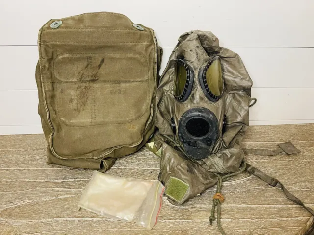 US Army Military M 17 A1 Chemical Biological Gas Mask w/ M6 A2 Hood & Carry Bag