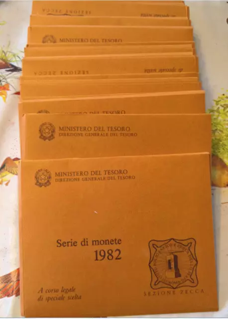 NL* ITALIA Divisionale anno 1982 con 500 LIRE ARGENTO CARAVELLE FDC Set zecca