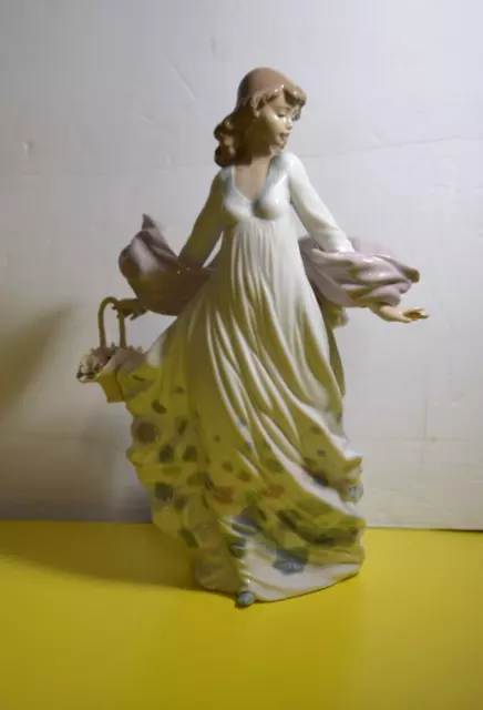 Lladro 5898 Spring Splendor Girl Flowers Figurine Made In Spain