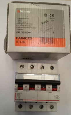 EATON INTERRUTTORE AUTOMATICO MODULARE MAGNETOTERMICO 2X10A 4500KA PLSA-C10 2432 