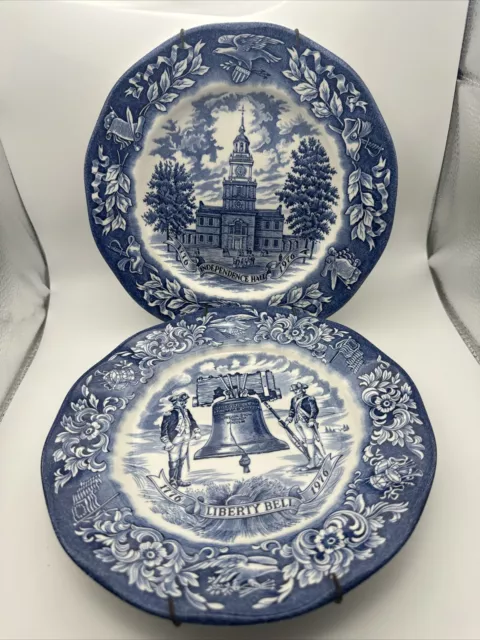 Vintage 1976 Avon Liberty Bell & Indepence Hall Bicentennial Plate Set 2 Plates