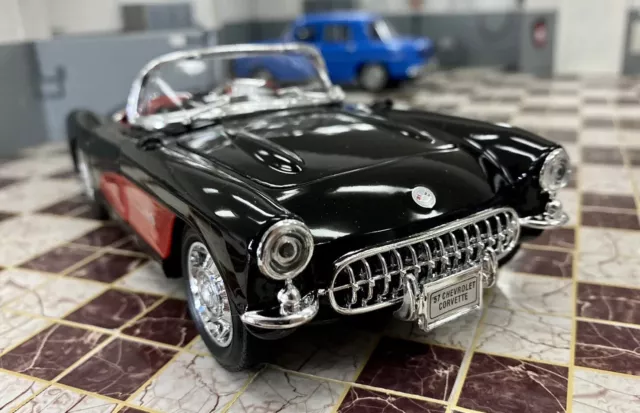 Welly 1957 Chevrolet Corvette Cabrio Black 1/24 Scale Diecast Model Car