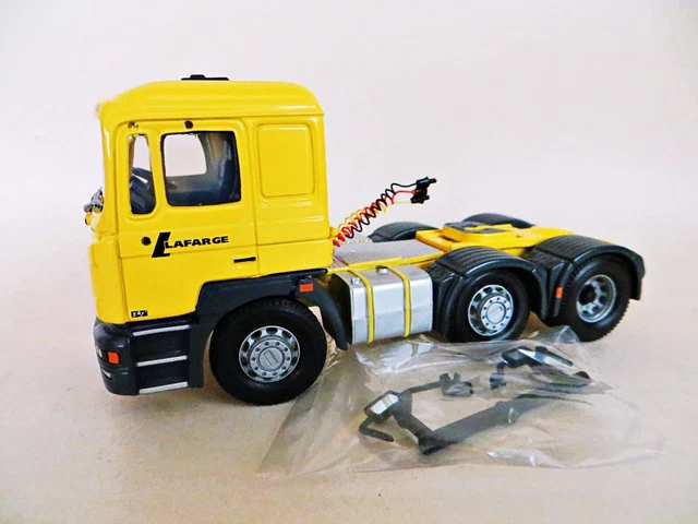 CORGI 'ERF ECS Tractor Unit/Cab Only, Lafarge Blue Circle Cement. 1:50 ...
