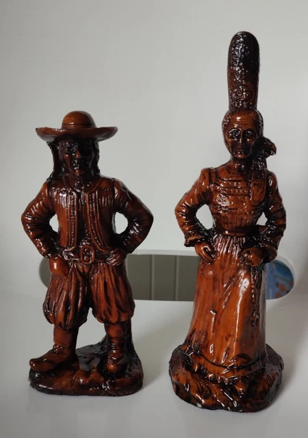 Paire d'Anges En Bois Sculpté Vernis XVIIème ( H 54 Cm