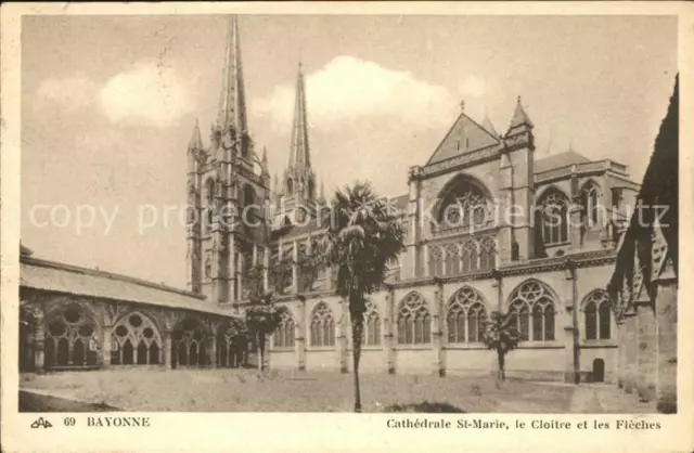 11700282 Bayonne Pyrenees Atlantiques Cathedrale Sainte Marie Cloitre et les Fle