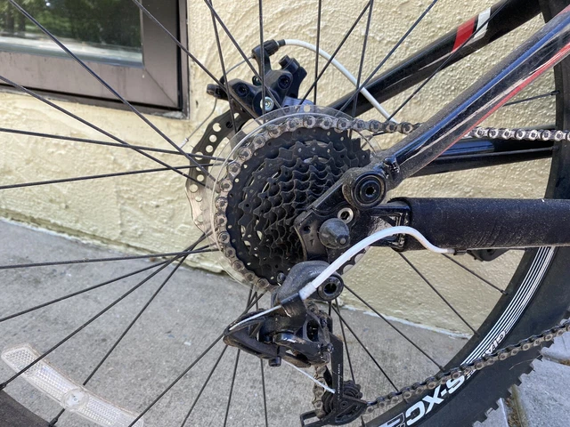 Giant yukon full suspension mountain bike 2025