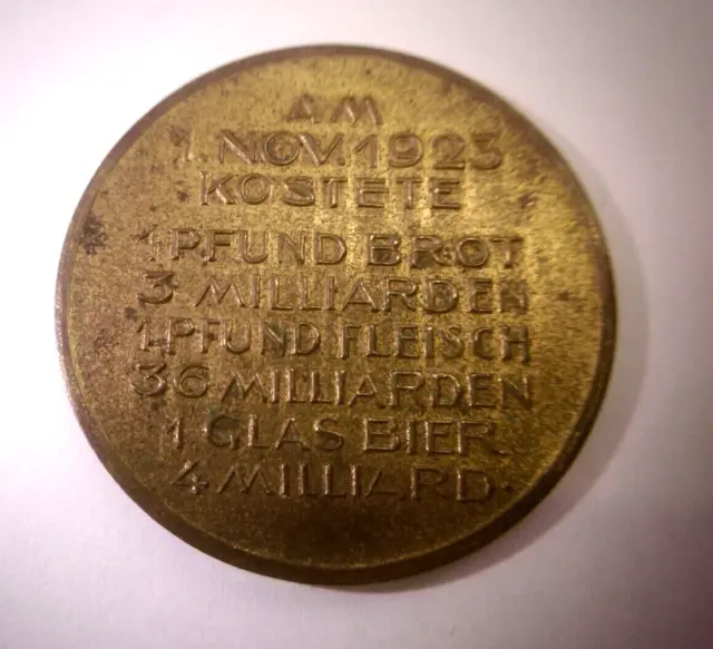 Alte Inflationsmedaille von 1923 "Am 1. November 1923 kostete..." Ø ca. 3,2 cm