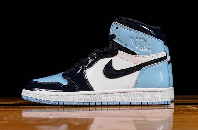 Nike Air Jordan 1 Retro High UNC Patent (W)US 8.5 Nike Air Jordan 1 Retro High UNC Patent (W)US 8.5