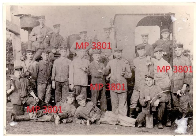 Foto Soldaten - Feldbahn Lokomotive - Gruppenbild Weltkrieg - Eisenbahn Front