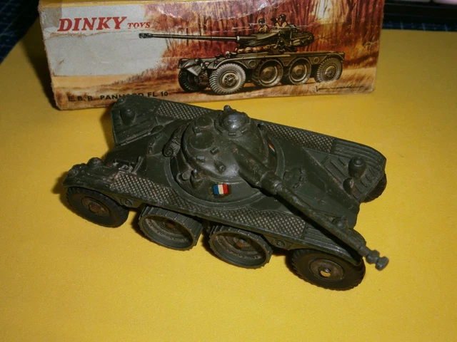 Dinky toys char Panhard EBR réf 80A