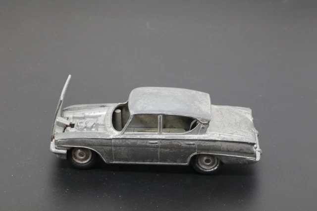 Corgi Toys : Ford Consul Classic 315 réf 234, crème toit fra