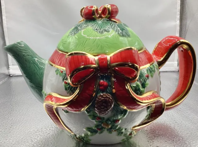 Vintage Lotus 2001 China Teapot Beautiful Christmas Teapot.