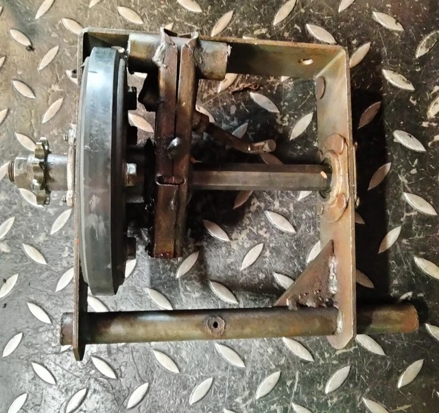 VINTAGE ARIENS 910018 8HP Snowblower Friction Wheel Hex Shaft Drive Asm