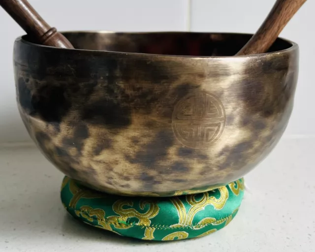 Hand Beaten singing bowl set of 7- Chakra Healing singing bowl set-Tibetan-Nepal