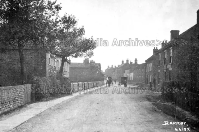 qhh-41 Street View, Barmby on the Marsh nr Howden, Yorkshire. Photo