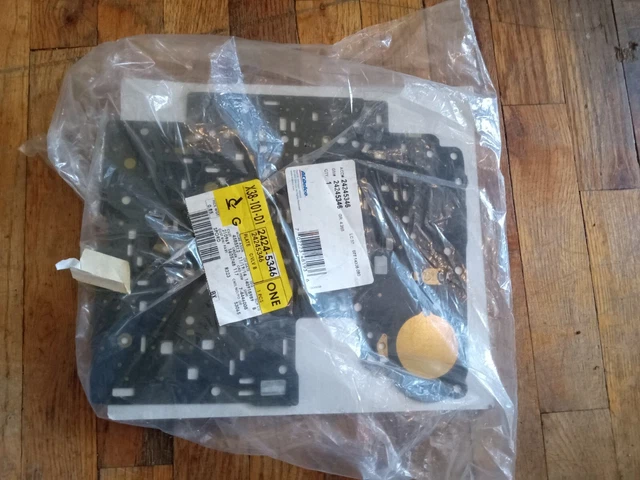 . 4L60E VALVE BODY Spacer SEPARATOR PLATE w/ integrated Screens 2007-2011