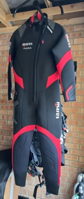 Mares Flexa 5.4.3mm Men’s Wetsuit Size S6