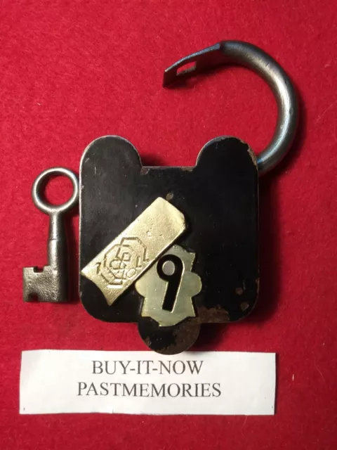 "SARGENT & co" WROUGHT IRON PADLOCK w/ KEY, OLD VINTAGE ANTIQUE LOCK