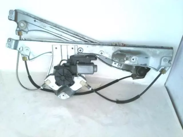 Leve vitre electrique avant gauche RENAULT CLIO 3 8200843592