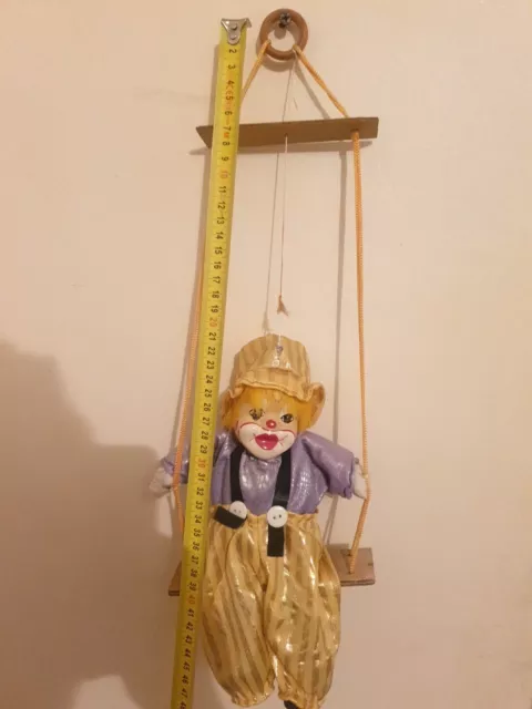 Clown De Collection Sur Balançoire Hauteur 48cm