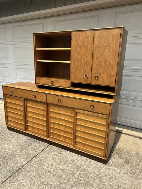 Walnut & Japanese Fir Sideboard by Edward Wormley for Dunbar Credenza Walnut & Japanese Fir Sideboard by Edward Wormley for Dunbar Credenza