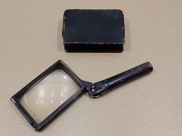 Vintage magnifier with handle, magnifying glass . Original Eastern Europe. NS.