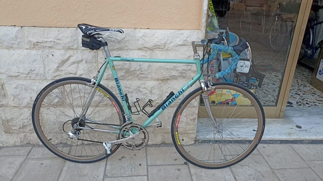 Cyclisme Rarissima Ciclismo Bianchi des années 90 cycliste
