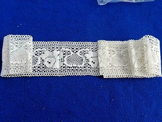 Ältere weiße Baumwolle Spitzenborte/Bordüre110x8cm, auch für Puppenkleider, neu