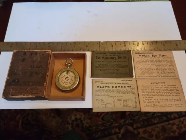 Antique Bee Exposure Meter Photograph in Original Box With Cards And Manual