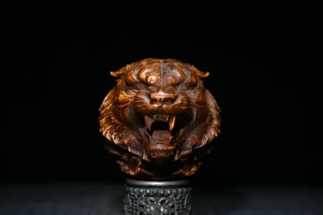 Boxwood precision carving tiger solid wood Hand play items Animal carving