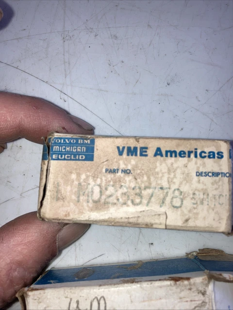 2 MICHIGAN EUCLID Volvo BM Clark switch M0233778 NEW not sure what they ...