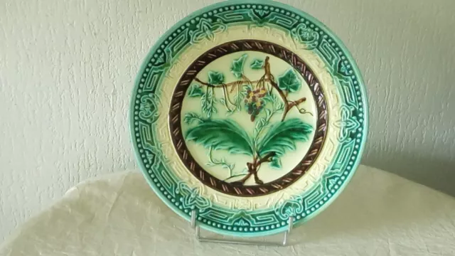 Assiette En Barbotine Fin 19 Eme Art Nouveau **