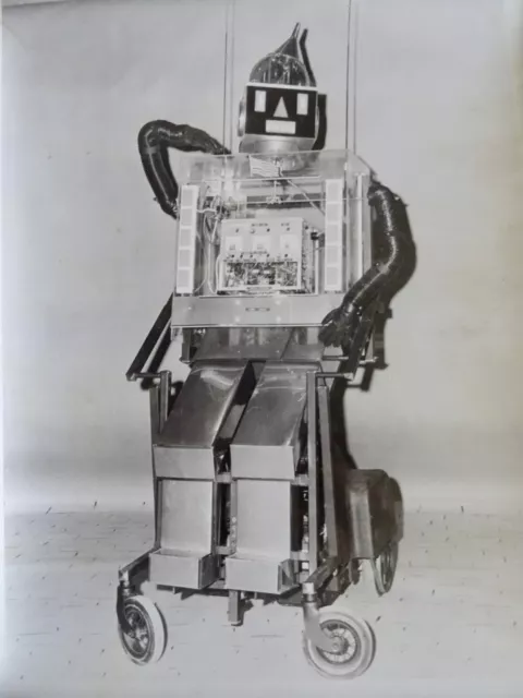 rOBOT OZ TIN MAN VINTAGE SCI FI ANIMATRONICS BLACK & WHITE PHOTO 8 X 10 neocurio