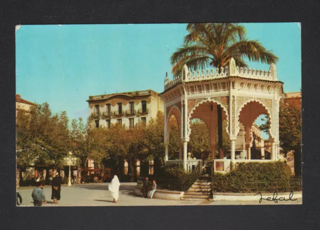 BLIDA (ALGERIE) KIOSQUE à MUSIQUE , Place du 1° NOVEMBRE animée