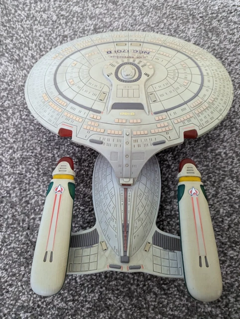 STAR TREK THE Next Generation Enterprise playmates NCC-1701-D captain ...