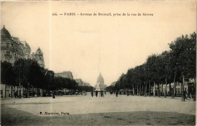 CPA AK PARIS 7e Avenue de Breteuil. (241460)